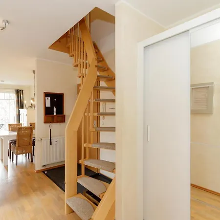 Strandgut Mit Balkon In Ost 公寓