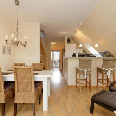 Strandgut Mit Balkon In Ost Ostseebad Kühlungsborn