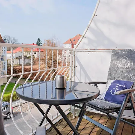 Strandgut Mit Balkon In Ost Apartment *