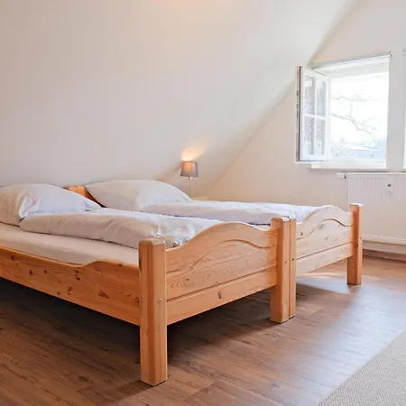 Strandgut Mit Balkon In Ost Apartment *